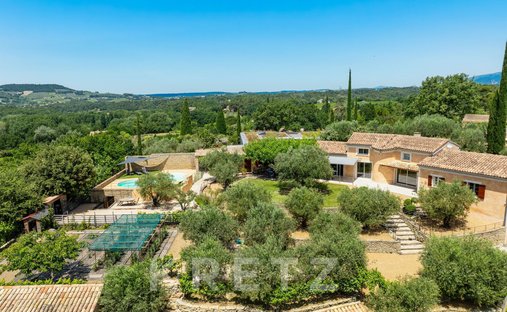 House in Puyméras, Provence-Alpes-Côte d'Azur, France 1