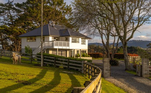 Land in Auckland, Auckland, New Zealand 1