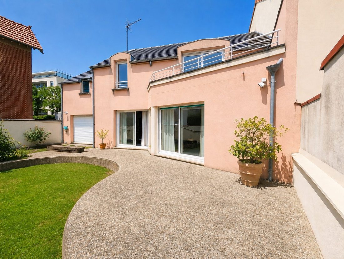 House in Ledru Rollin, Le Perreux-sur-Marne, France 1 - 18904935