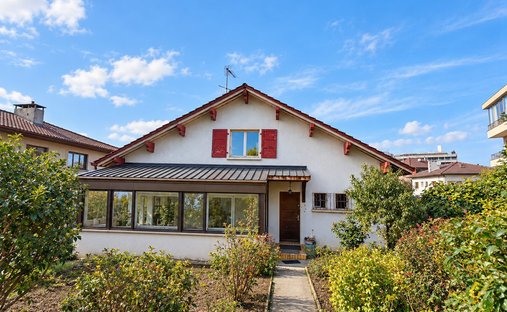 House in Plaine et Chatelet, Gaillard, France 1