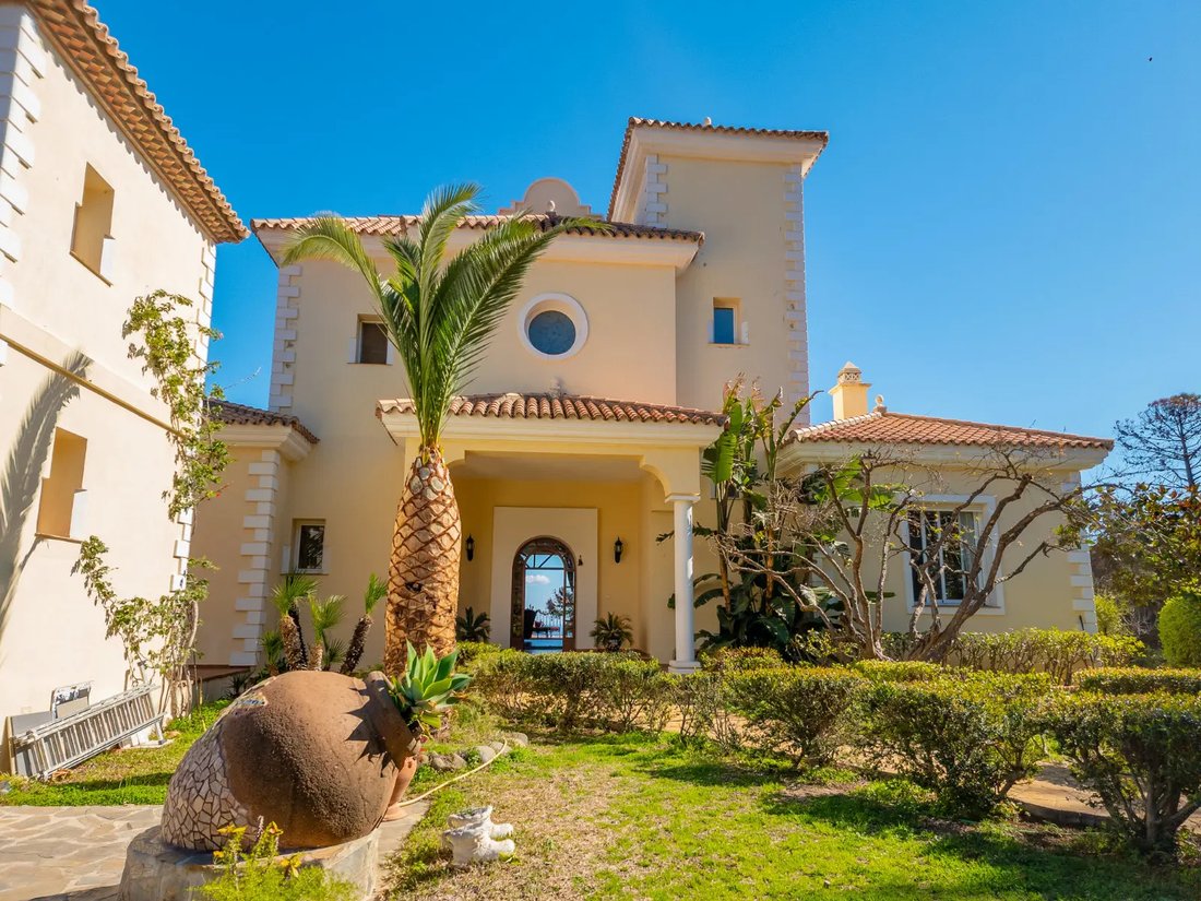 Villa in Estepona, Andalusia, Spain 2 - 18926860