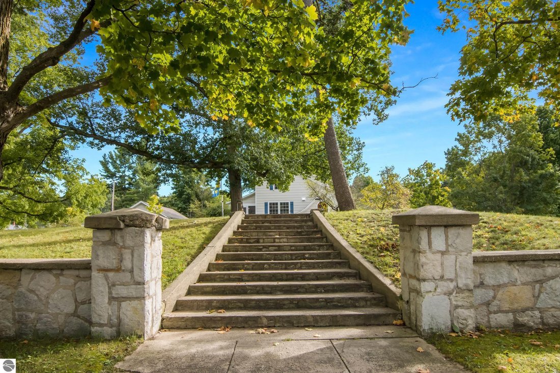 House in Garfield Township, Michigan, United States 4 - 18927943