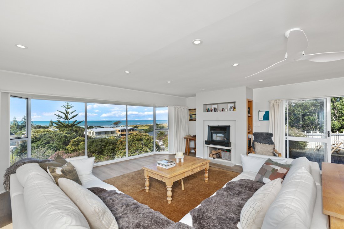 House in Riversdale Beach, Wellington, New Zealand 5 - 18927693