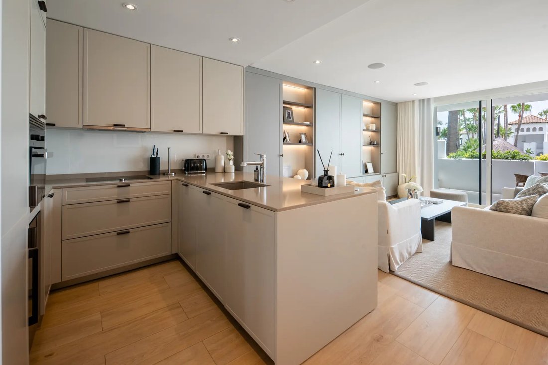 Apartment in Marbella, Andalusia, Spain 2 - 18927131