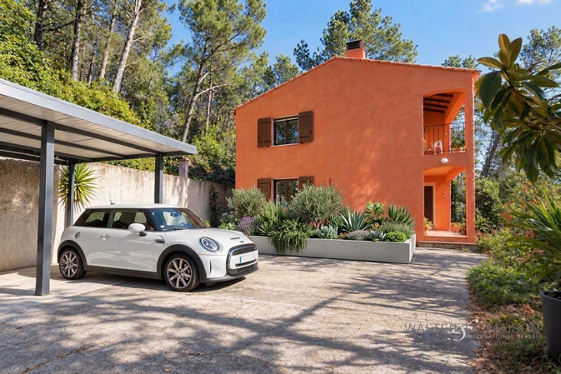 Villa in Belgentier, Provence-Alpes-Côte d'Azur, France 1 - 18927678