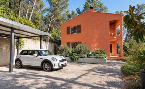 Villa in Belgentier, Provence-Alpes-Côte d'Azur, France 1