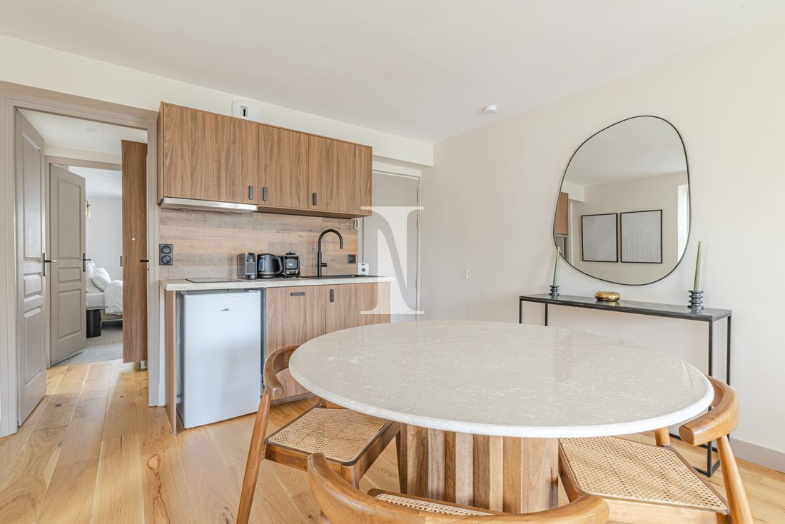 Apartment in Elysées-Madeleine, Paris 8e Arrondissement, Paris 4 - 18928045