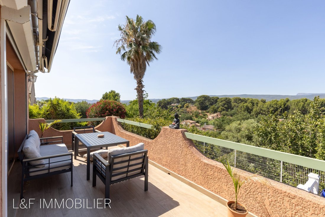 House in Saint-Cyr-sur-Mer, Provence-Alpes-Côte d'Azur, France 1 - 18928073