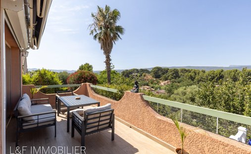 House in Saint-Cyr-sur-Mer, Provence-Alpes-Côte d'Azur, France 1