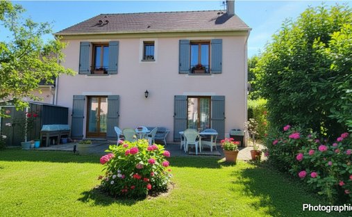 House in Vulaines-sur-Seine, Ile-de-France, France 1