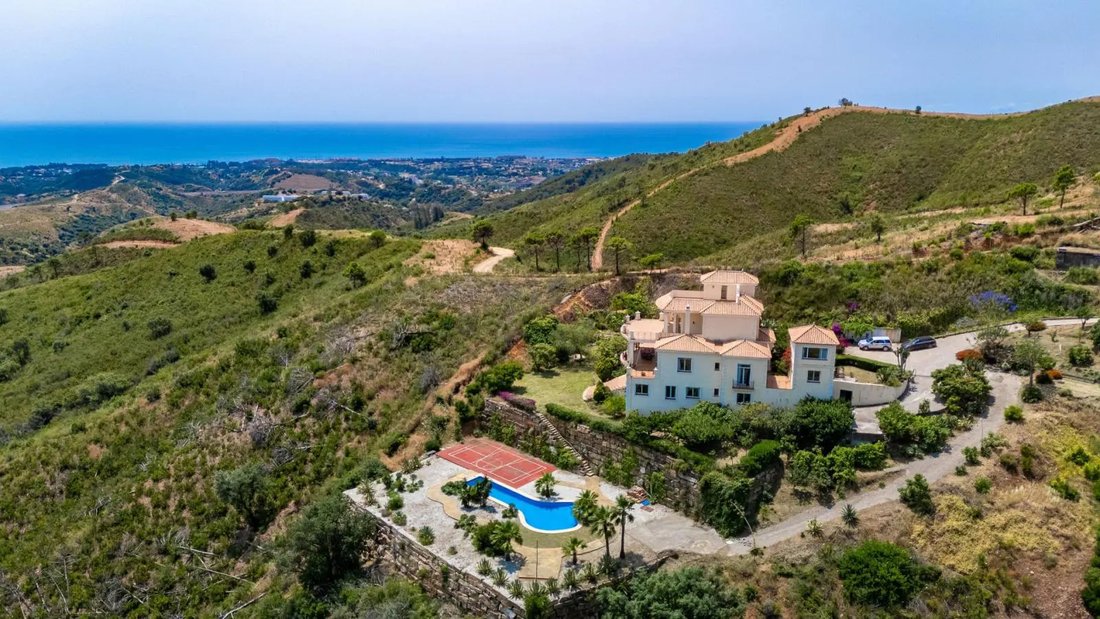 Villa in Estepona, Andalusia, Spain 1 - 18926860