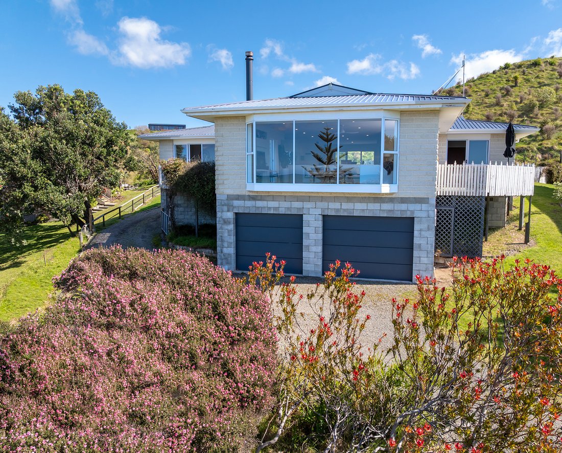 House in Riversdale Beach, Wellington, New Zealand 2 - 18927693
