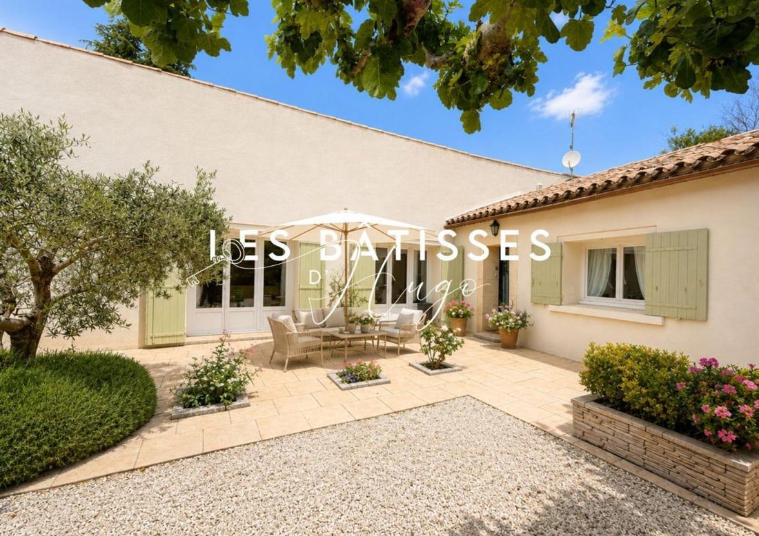 House in Fontvieille, Provence-Alpes-Côte d'Azur, France 1 - 18927055