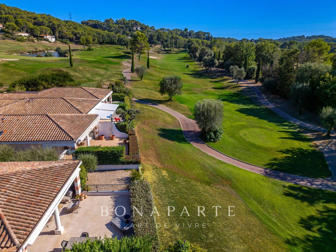 Villa a Mougins, Provenza-Alpi-Costa Azzurra, Francia 2 - 18923978