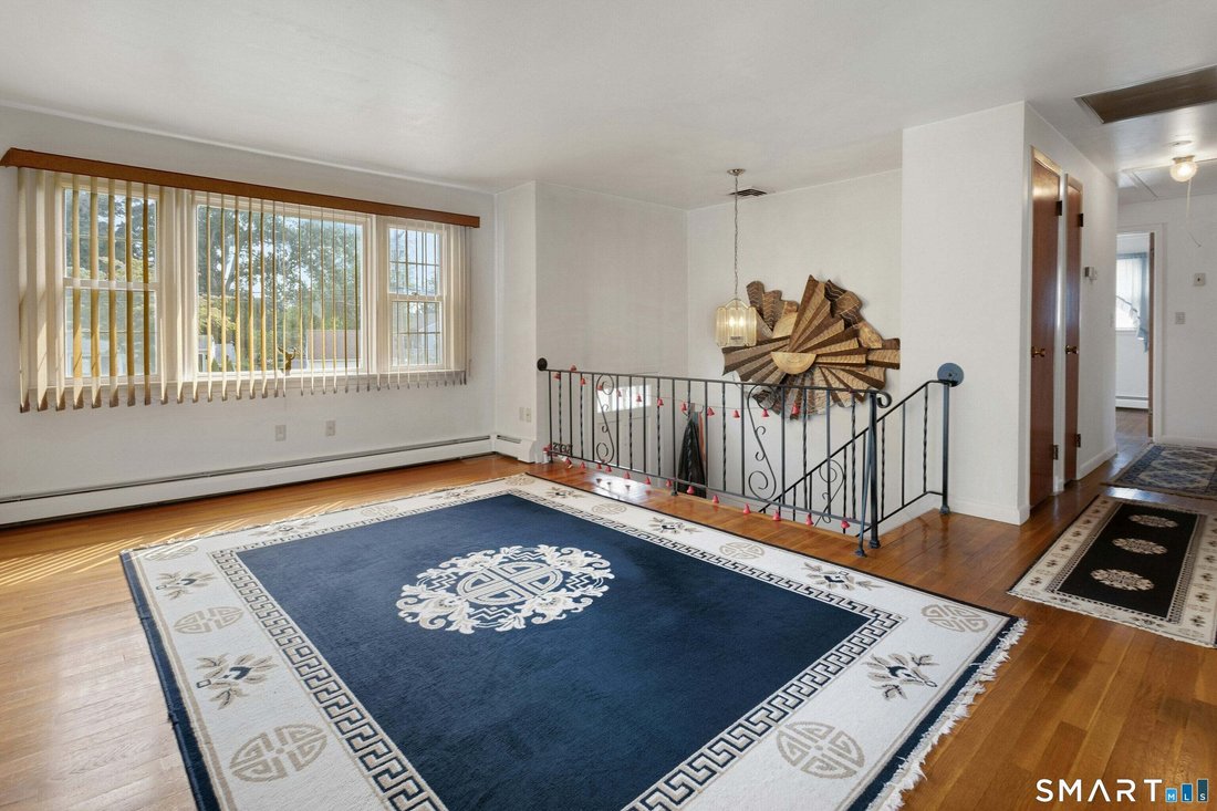 Townhouse in Stamford, Connecticut, United States 3 - 18925554
