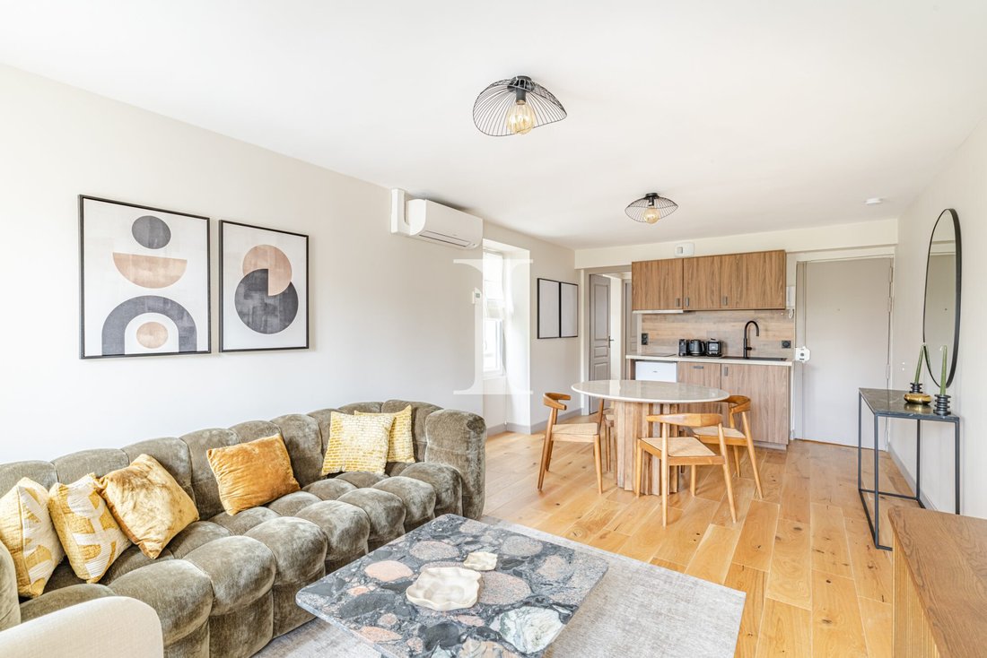 Apartment in Elysées-Madeleine, Paris 8e Arrondissement, Paris 1 - 18928045