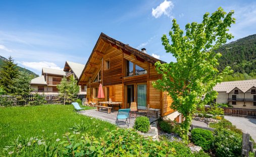 Chalet in La Salle-les-Alpes, Provence-Alpes-Côte d'Azur, France 1