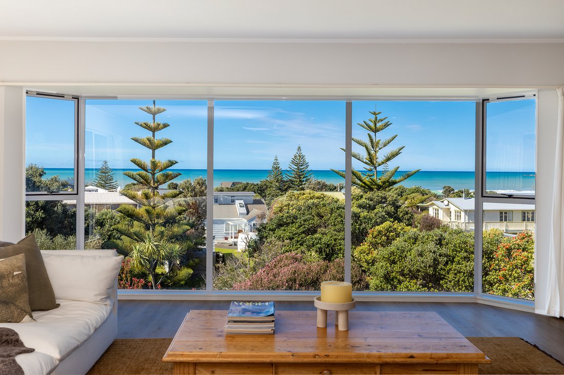 House in Riversdale Beach, Wellington, New Zealand 1 - 18927693