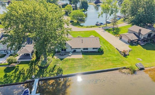 House in Commerce Charter Township, Michigan, United States 1