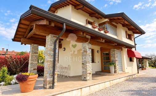 Villa in Pozzuolo del Friuli, Friuli – Venezia Giulia, Italy 1