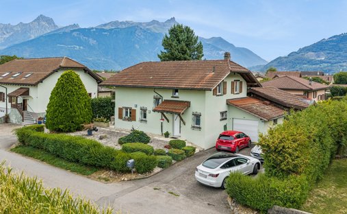 House in Collombey-Muraz, Valais/Wallis, Switzerland 1