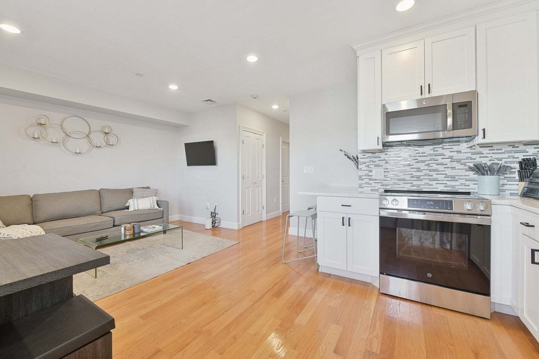 Condo in Boston, Massachusetts, United States 2 - 18926880