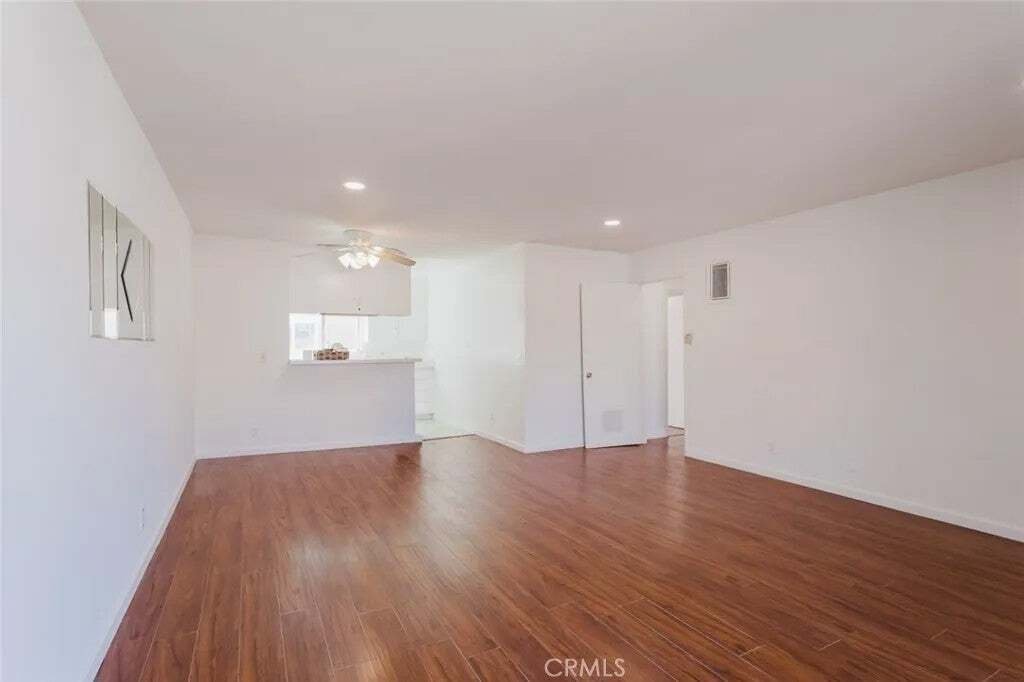 Los Angeles, California, United States 4 - 18926257