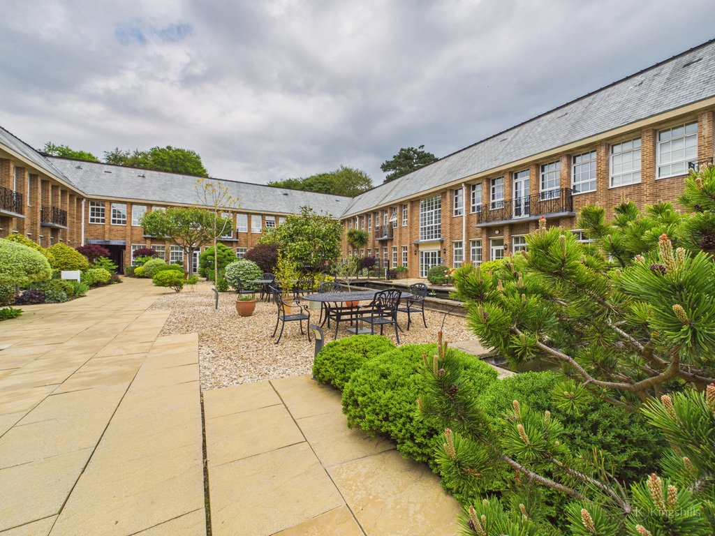 Apartment in Hazlemere, England 2 - 15793210