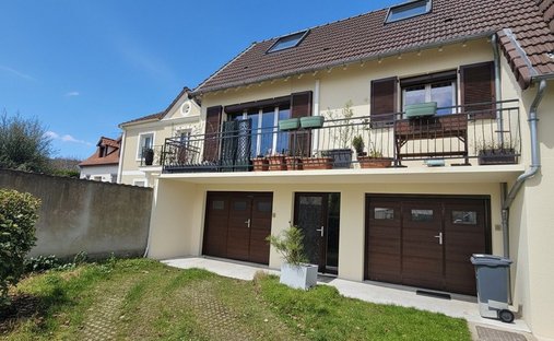 House in Centre, Nanterre, France 1