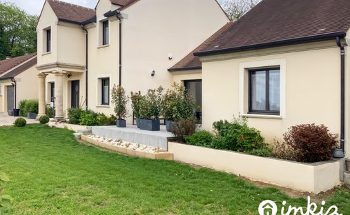 House in Nanteau-sur-Lunain, Ile-de-France, France 1