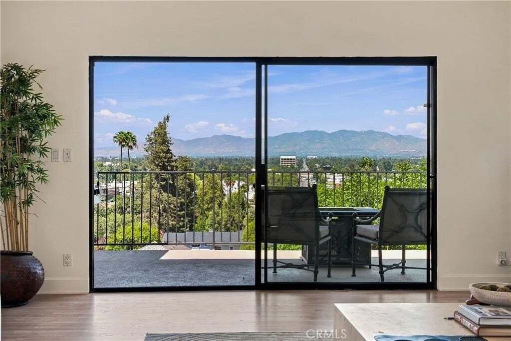 House in Los Angeles, California, United States 4 - 18442933