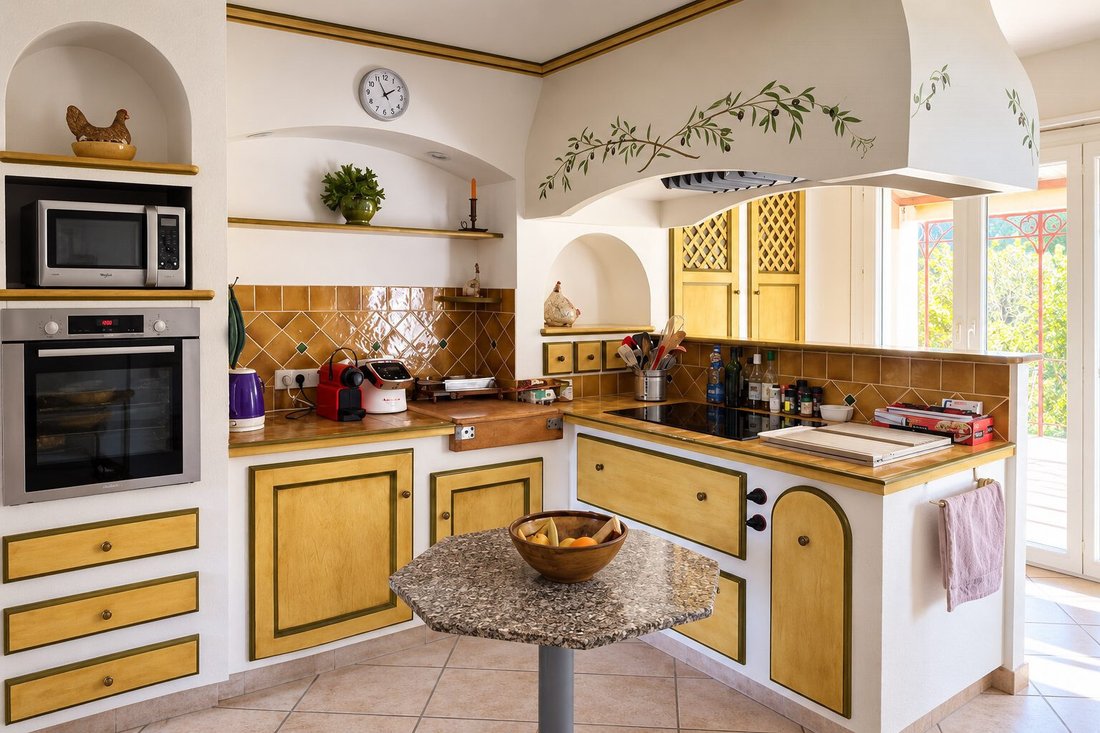 House in Eyragues, Provence-Alpes-Côte d'Azur, France 3 - 17653432