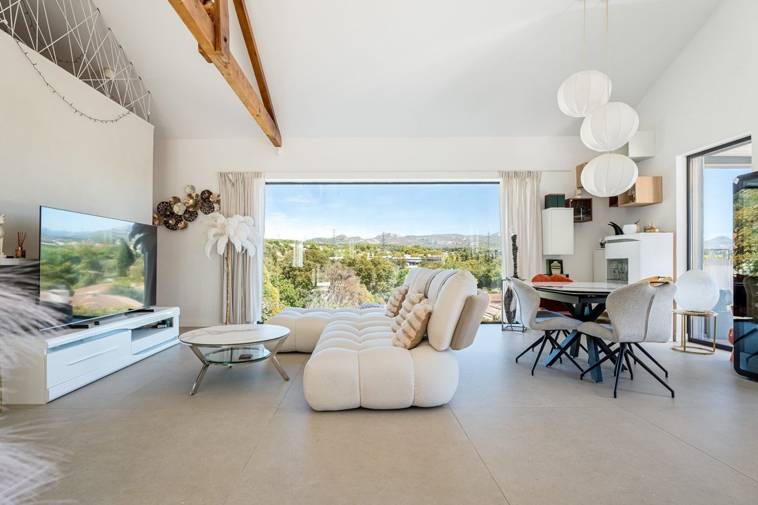Villa in La Valentine, Marseille, Provence-Alpes-Côte d'Azur 2 - 18930025