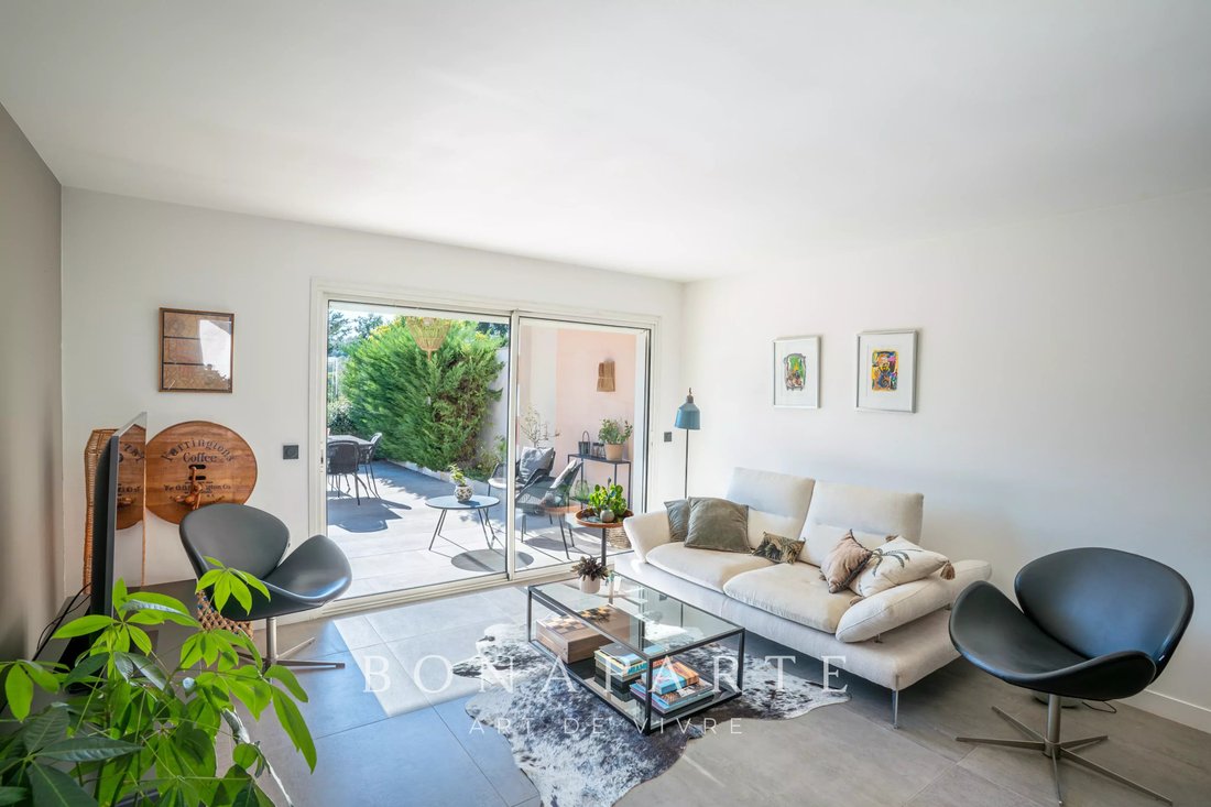 Villa a Mougins, Provenza-Alpi-Costa Azzurra, Francia 3 - 18923978