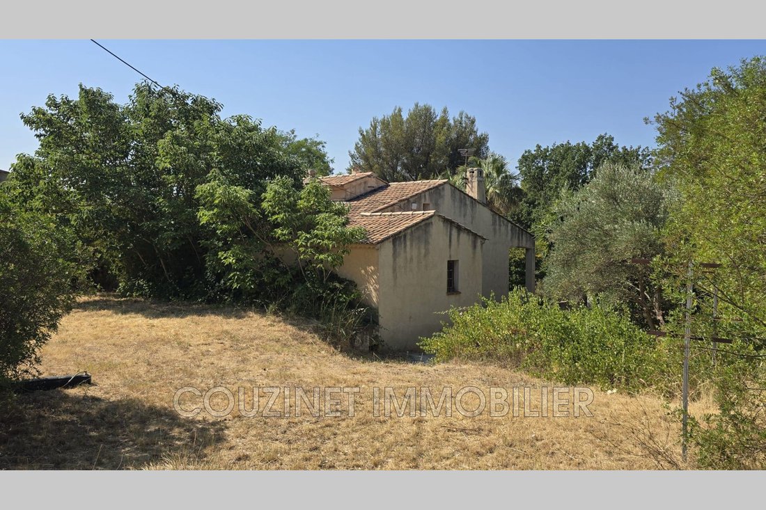 Villa in Centre Ville, Le Beausset, France 1 - 18923714