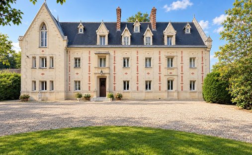 Estate in Centre, Triel-sur-Seine, France 1
