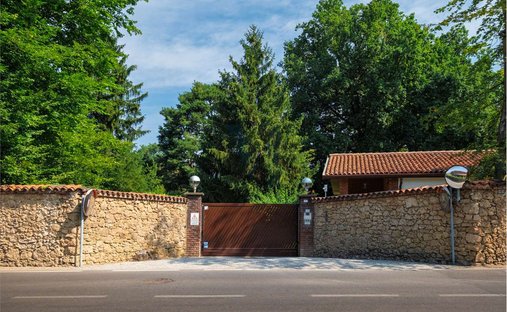 Villa in Lesmo, Lombardy, Italy 1