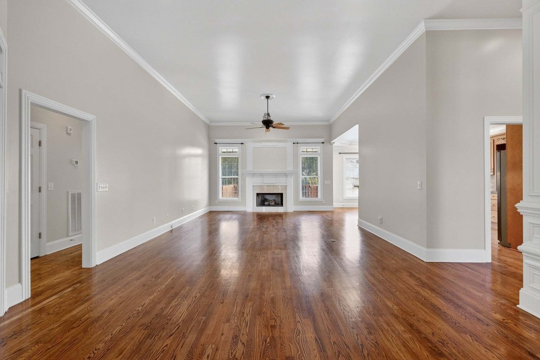 House in Lebanon, Tennessee, United States 4 - 18151982