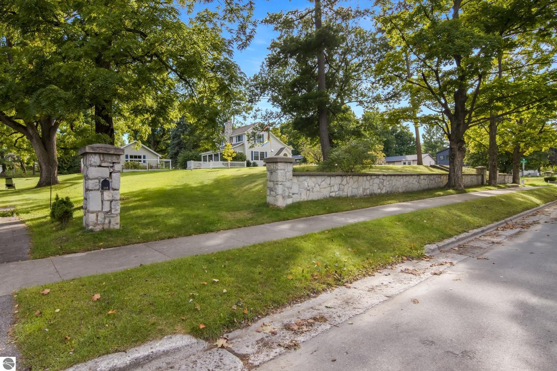 House in Garfield Township, Michigan, United States 3 - 18927943
