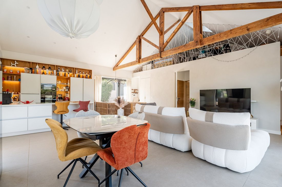 Villa in La Valentine, Marseille, Provence-Alpes-Côte d'Azur 4 - 18930025