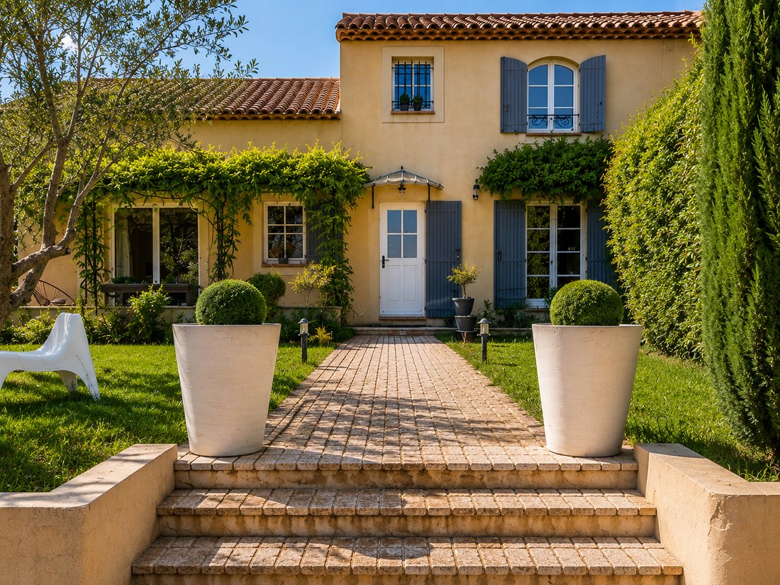 House in Granettes-Jauberte-Sainte Anne, Aix-en-Provence, France 1 - 18924080