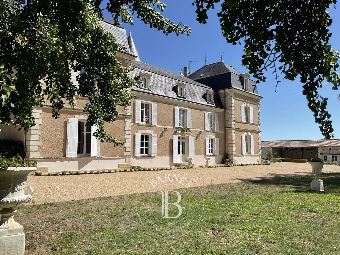 Castle in Châtellerault, Nouvelle-Aquitaine, France 2 - 18927202