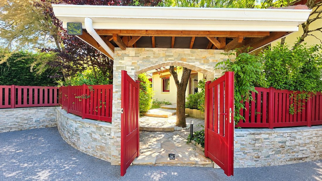 House in Bons-en-Chablais, Auvergne-Rhône-Alpes, France 1 - 18012326