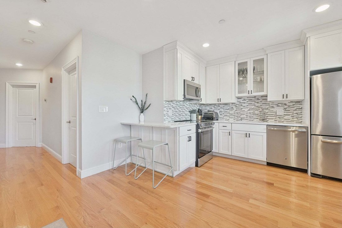 Condo in Boston, Massachusetts, United States 4 - 18926880