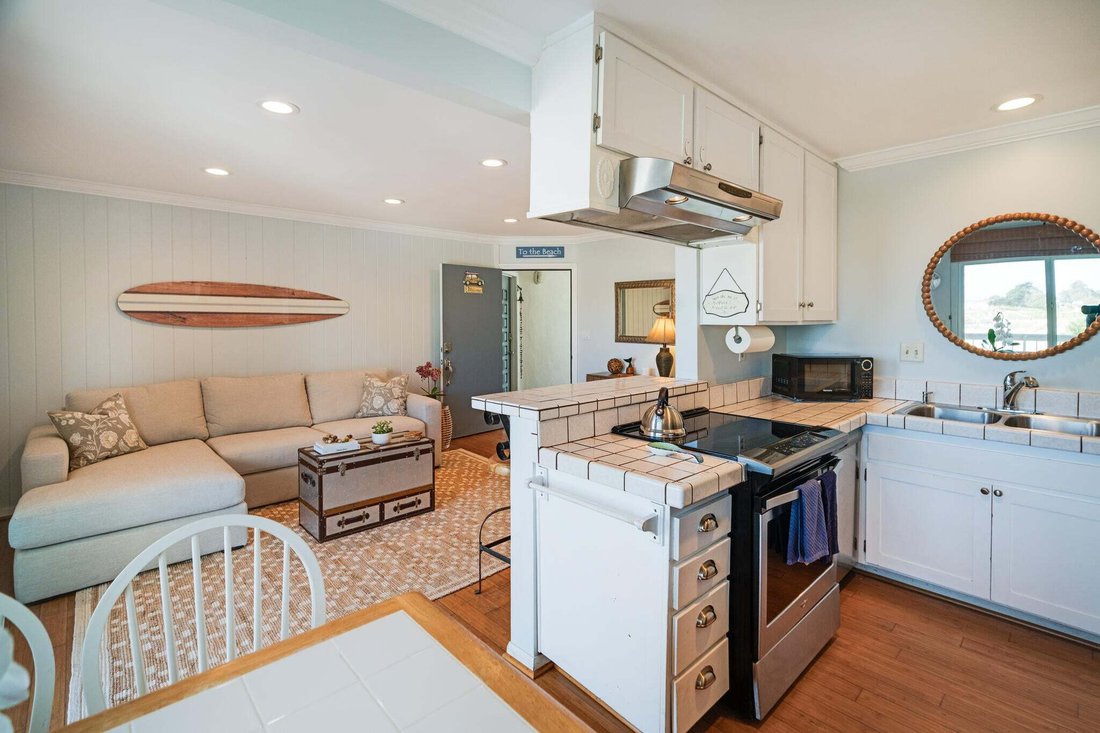 Carpinteria, California, United States 2 - 18925832