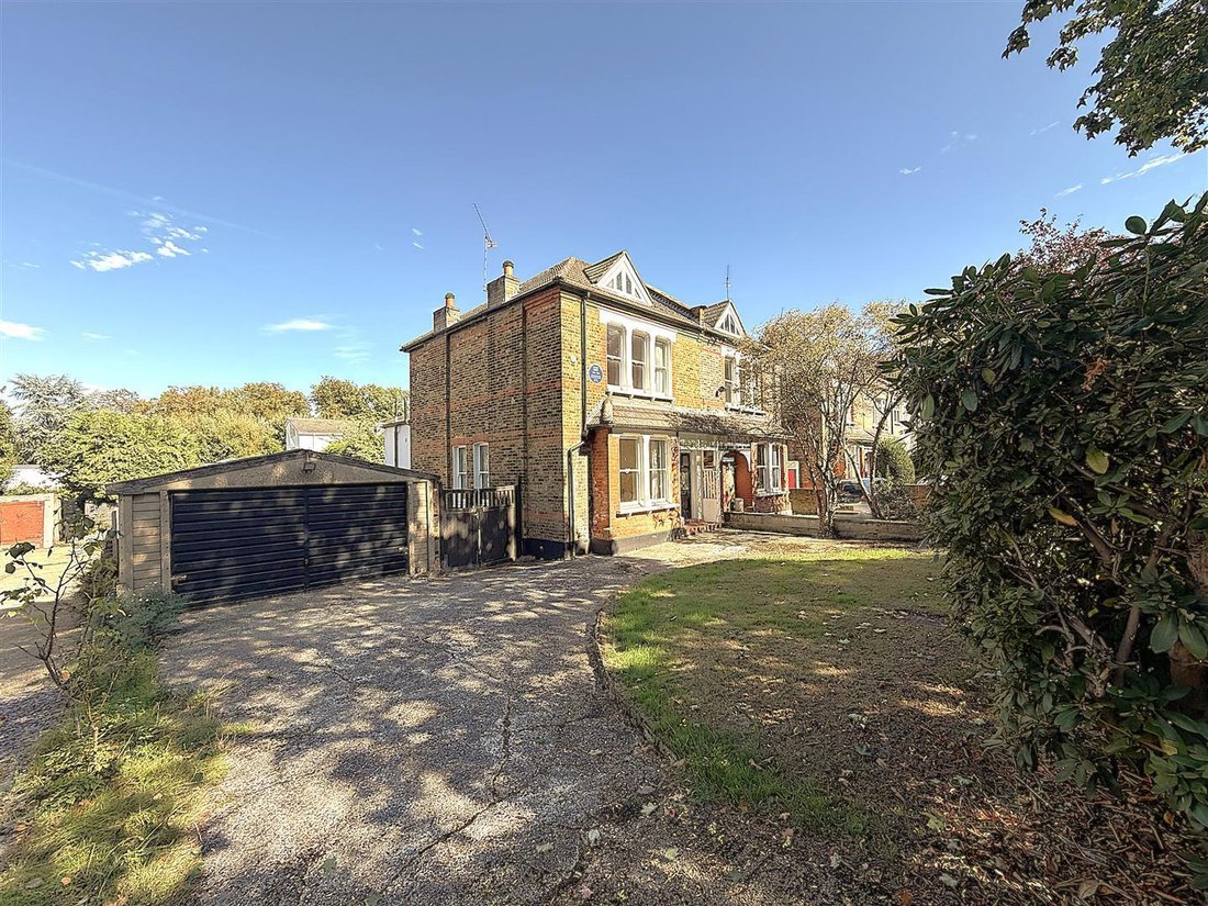 House in Shortlands, Bromley, England 2 - 18925422
