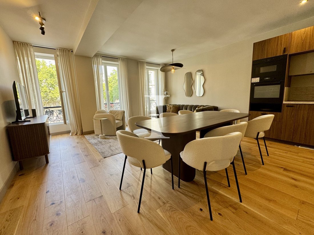 Apartment in Elysées-Madeleine, Paris 8e Arrondissement, Paris 2 - 18928031