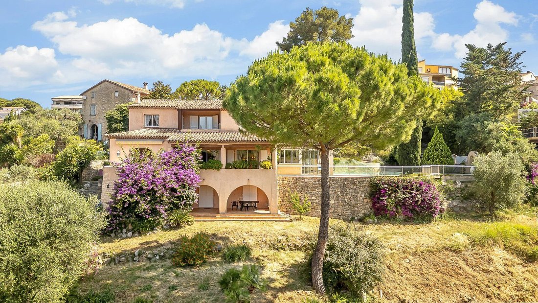 House in Mougins, Provence-Alpes-Côte d'Azur, France 3 - 16822844