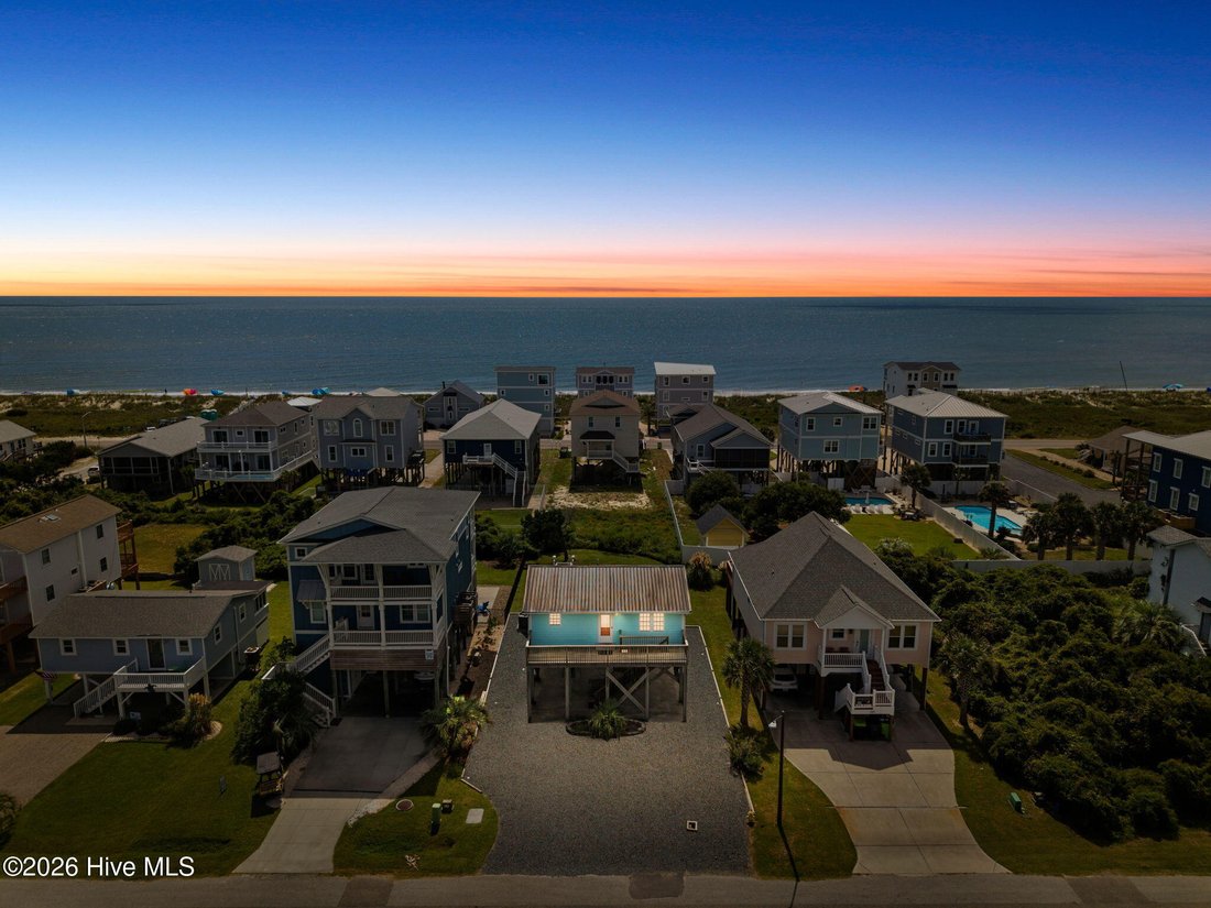 House in Oak Island, North Carolina, United States 1 - 18927735