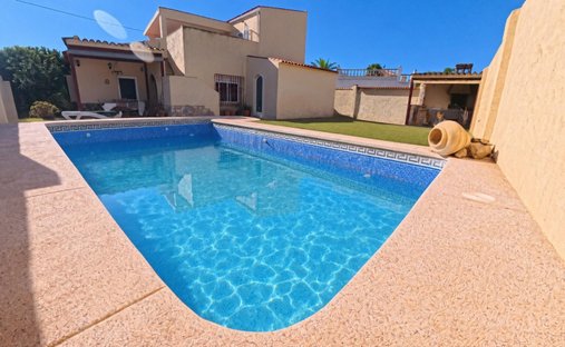 Chalet in l'Alfas del Pi, Valencian Community, Spain 1